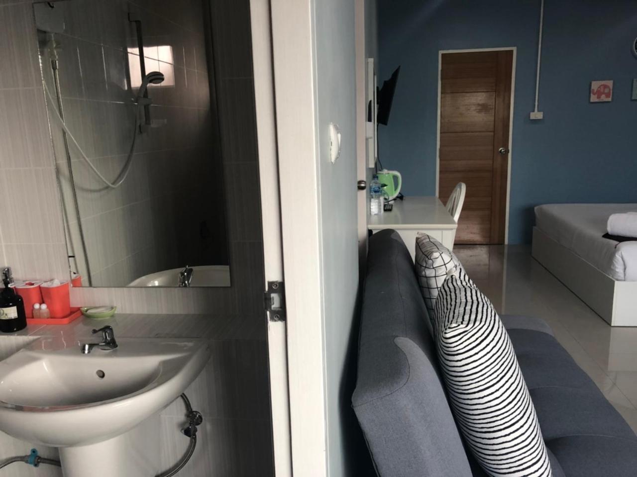 Khao Oat Airport Hotell Nai Yang Beach Eksteriør bilde